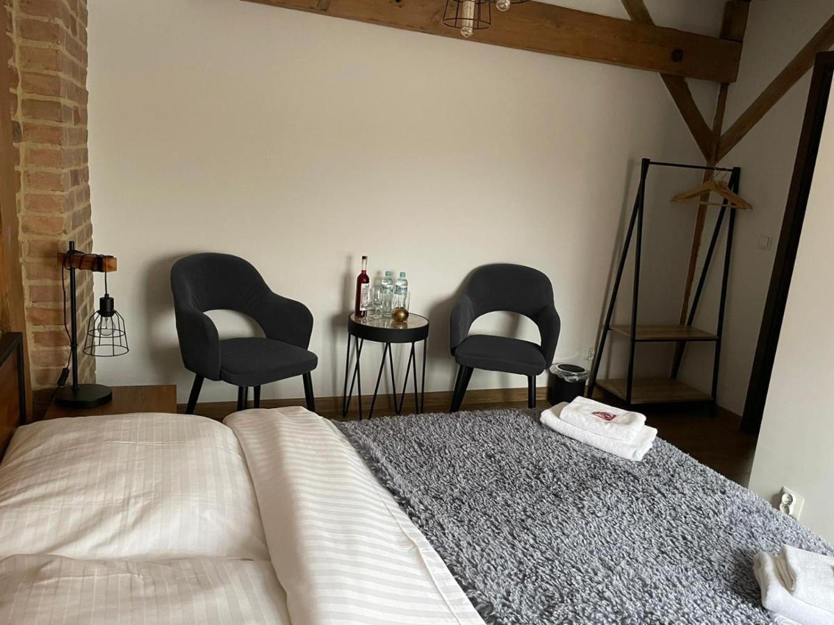 Miodosytnia Hotel Chwarszczany Buitenkant foto