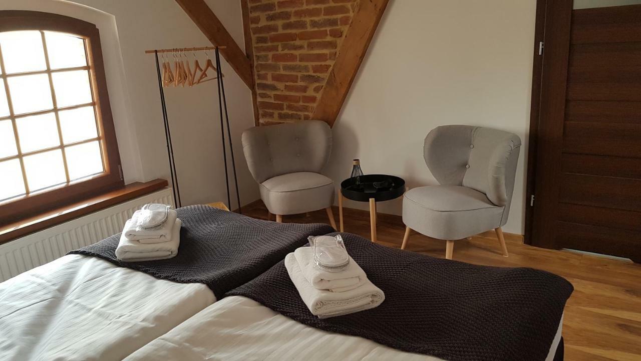 Miodosytnia Hotel Chwarszczany Buitenkant foto